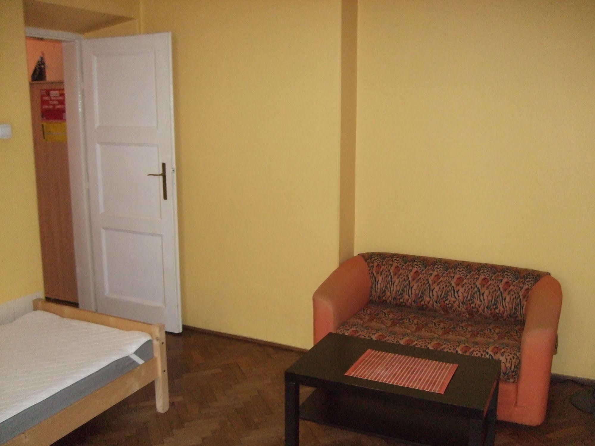 Old Walls Hostel Krakow Exterior photo